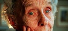 Катались на сёрфе, показывали язык, дурачились: 10 фото, показывающих непарадную сторону классиков литературы