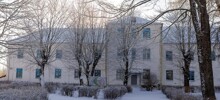 Белорус за 8 000 рублей купил психбольницу и поселился в её палате