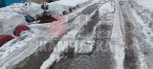 Сезон больших луж: столица Камчатки справляется с таянием огромных сугробов в жилых кварталах