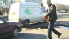Украинец самостоятельно отремонтировал разбитые дороги в городе