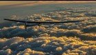 Самолет на солнечных батареях начал первый кругосветный перелет 