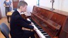 15-летний пианист без пальцев поразил зрителей в самое сердце