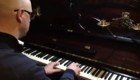 Сенатор Антон Беляков сыграл «Экспонат» на фортепиано 