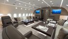 Пятизвездочный отель в облаках: загляните внутрь самого роскошного частного самолета в мире