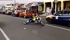 Африканский мототрюкач на дороге