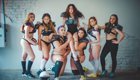 Женская команда по американскому футболу "Косатки" устроили пикантную фотосесиию