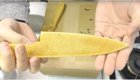 Японец сделал 2 острых ножа из макарон, а затем сварил и съел их