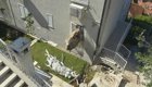 В Хорватии огромный валун рухнул со скалы и попал в окно жилого дома