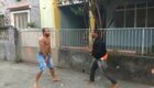 Уличная схватка двух бразильских парней