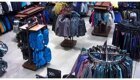Криминальный "флешмоб": Массовая кража одежды из магазина в США попала на видео