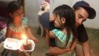 Небогатый отец из Бразилии поздравил свою маленькую дочь с днем рождения