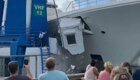 Бывшая яхта Абрамовича снесла будку смотрителя моста на Карибах