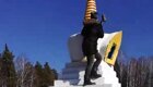 Неадекватная женщина попыталась разрушить буддийскую ступу под Красноярском