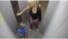 В Красноярске бабушка избила свою маленькую внучку в лифте