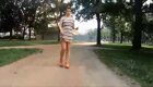 Питерский пранкер снял видео, как задирает девушкам юбки