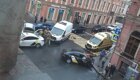 Полет таксиста: массовое ДТП в центре Петербурга