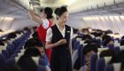 Китайским стюардессам велели надевать памперсы на время полета