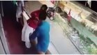 Житель Индии успел поймать падающего с балкона мужчину