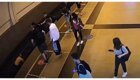 Неравнодушный москвич спас упавшего на рельсы в метро мужчину