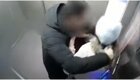Мужчина напал на девочку-подростка в лифте и попытался изнасиловать