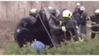 Потасовка между пожарными и полицейскими во Франции