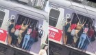 Пассажирки поезда в Мумбаи вызвали к себе немало сочувствия