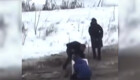 В Мурино дети спасали застрявшего в снегу робота-курьера
