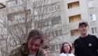 В Брянске зумеры избили мужчину для съёмок «хайпового видео»