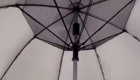 Необычный охлаждающий зонтик из Эмиратов