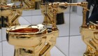 Стокилограммовый золотой унитаз продали на аукционе