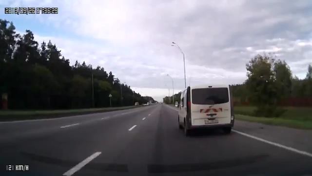 Обочечник на микроавтобусе