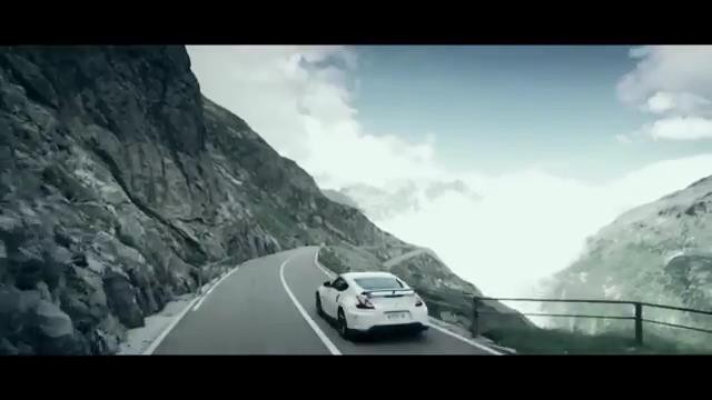 Ниссан против бейсджампера