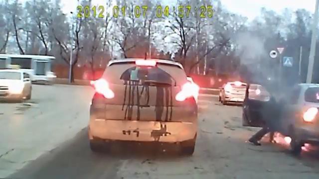 Загорелся автомобиль