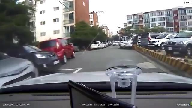 Всегда так паркуется