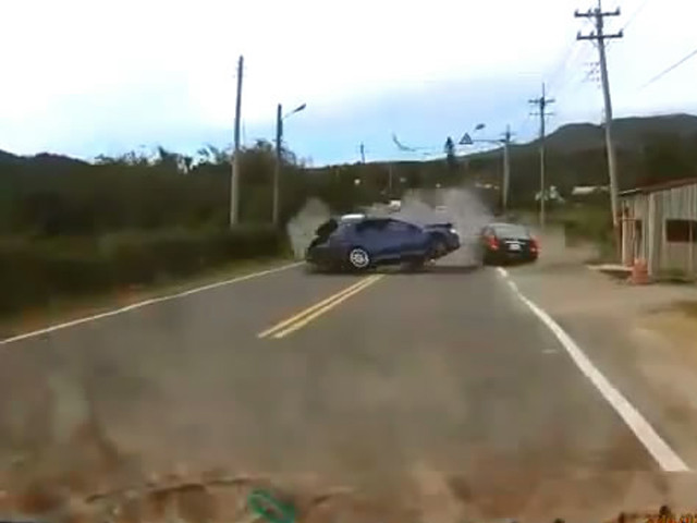 Авария дня 1391. Про ремни безопасности