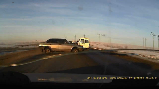 ВАЗ развернуло из-за голеледа