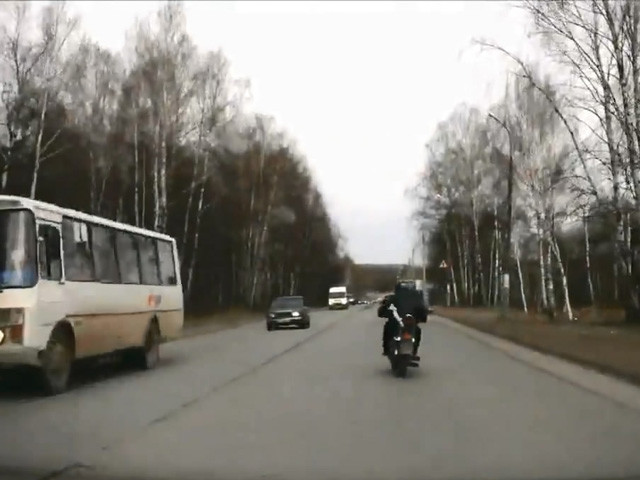 Авария дня 1499. Мотоциклист врезался в легковушку