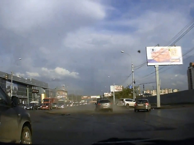 Infiniti vs. Land Cruiser