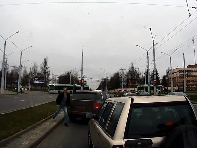 Встретились два обидчивых