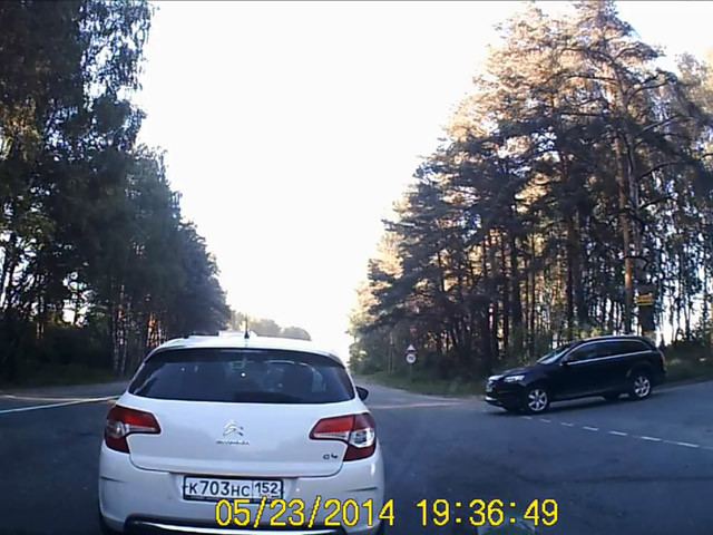 Авария дня 1526. Мотоциклист врезался в Ауди