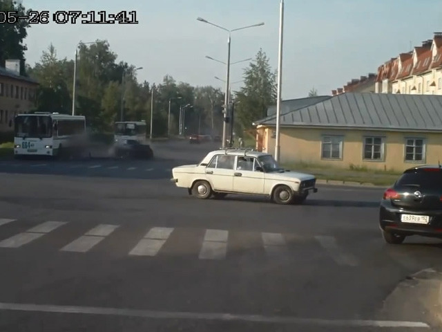 Авария на перекрестке