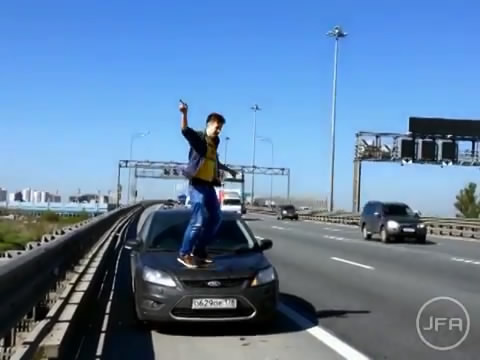 Двойная неудача с капотом