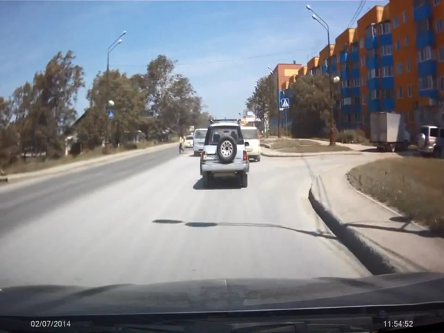 Водитель сбил двух женщин