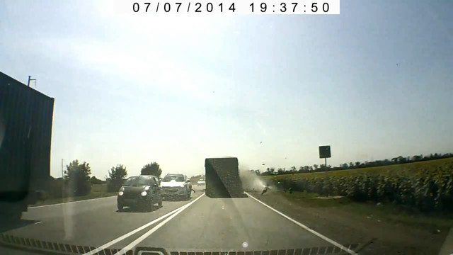 Авария дня 1592. Жуткое ДТП недалеко от Усть-Лабинска