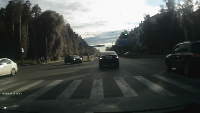 Догнал женщину