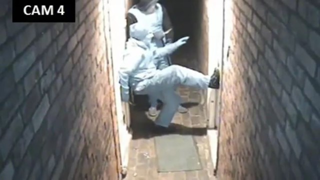 Пенсионер голыми руками отбился от вооруженной банды грабителей