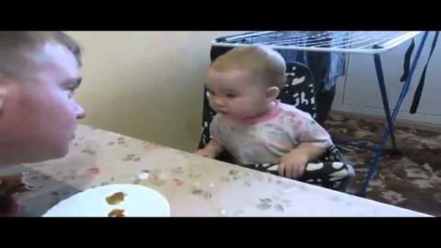 Папа с дочкой ругаются 