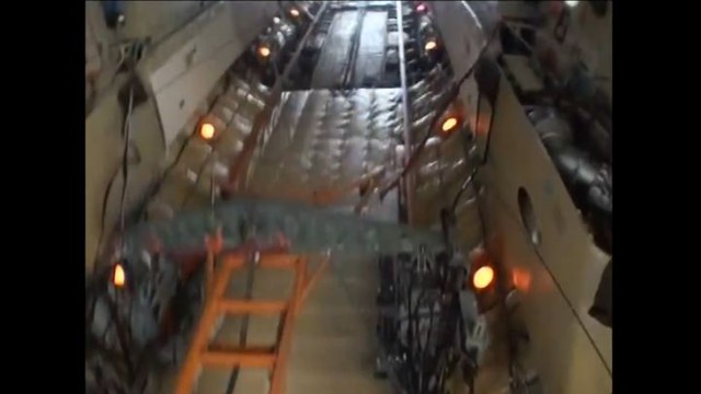 Наш десантник снял собственный прыжок с парашютом во время учений в Сербии