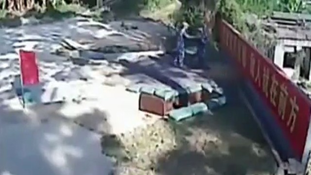 В Китае инструктор спас нерадивого новобранца от взрыва неудачно кинутой гранаты