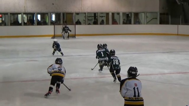 Люди говорят, что хоккей жестокий вид спорта